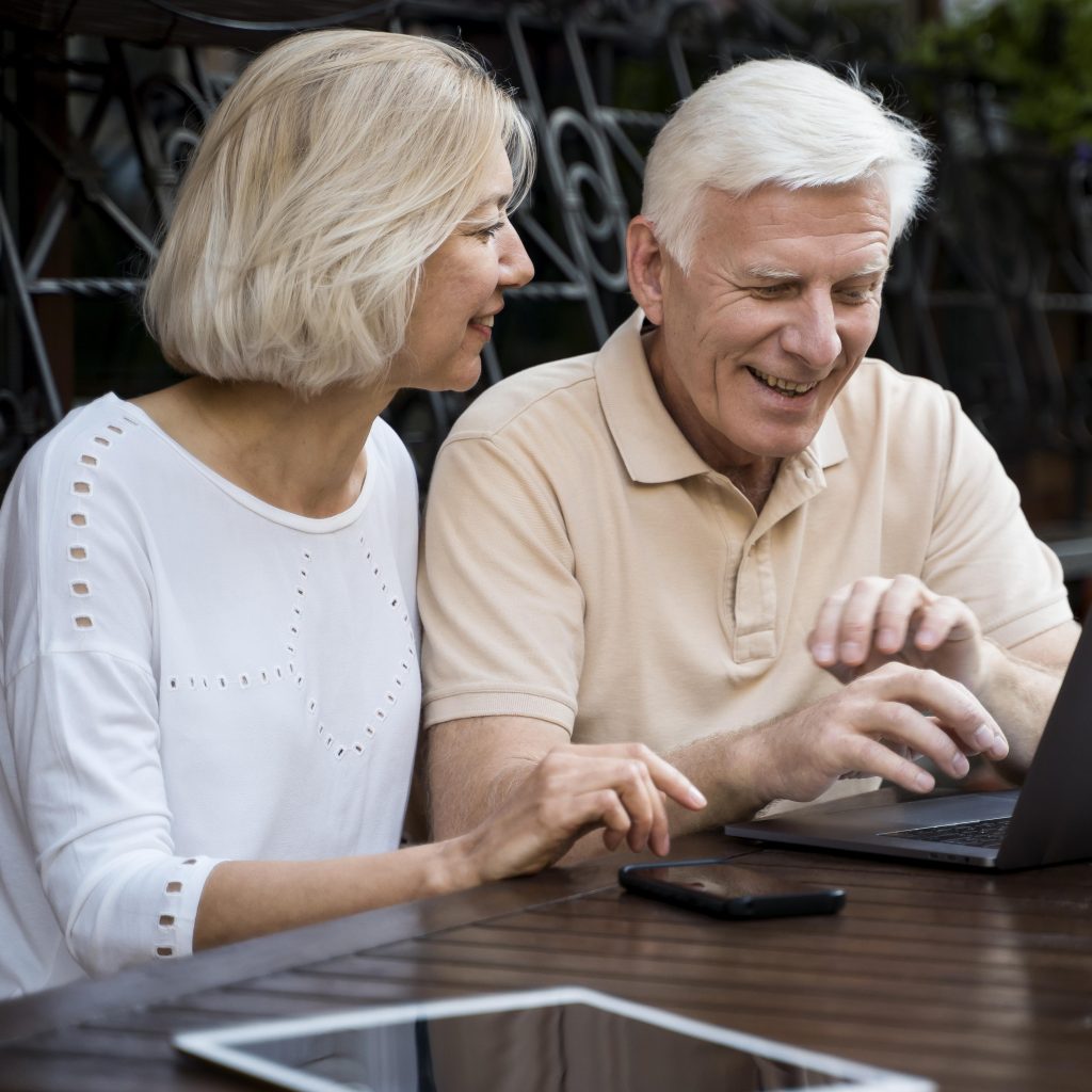 front-view-senior-couple-out-city